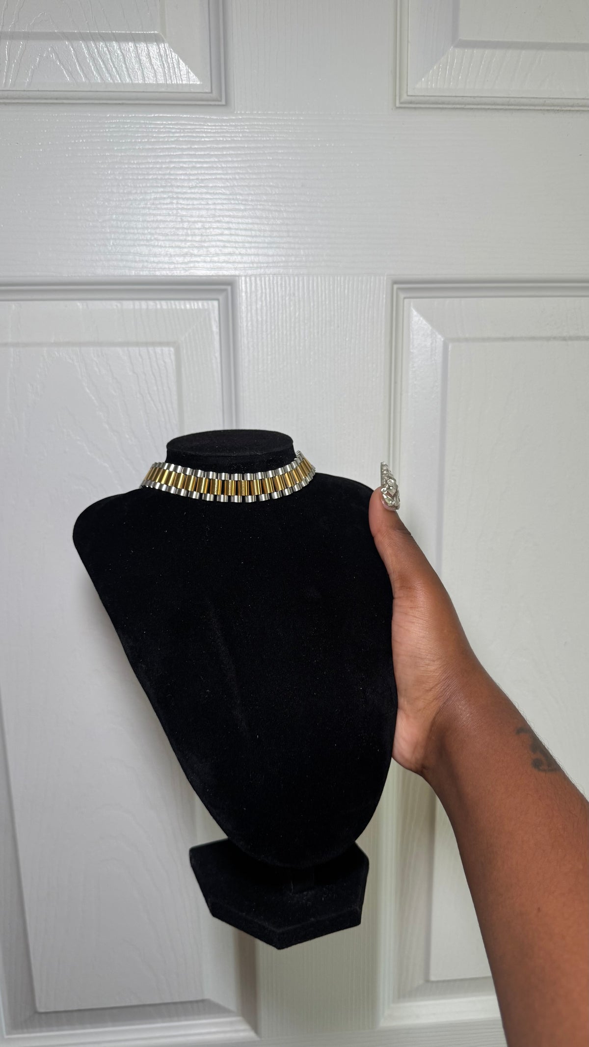 Watch N’ Learn Choker
